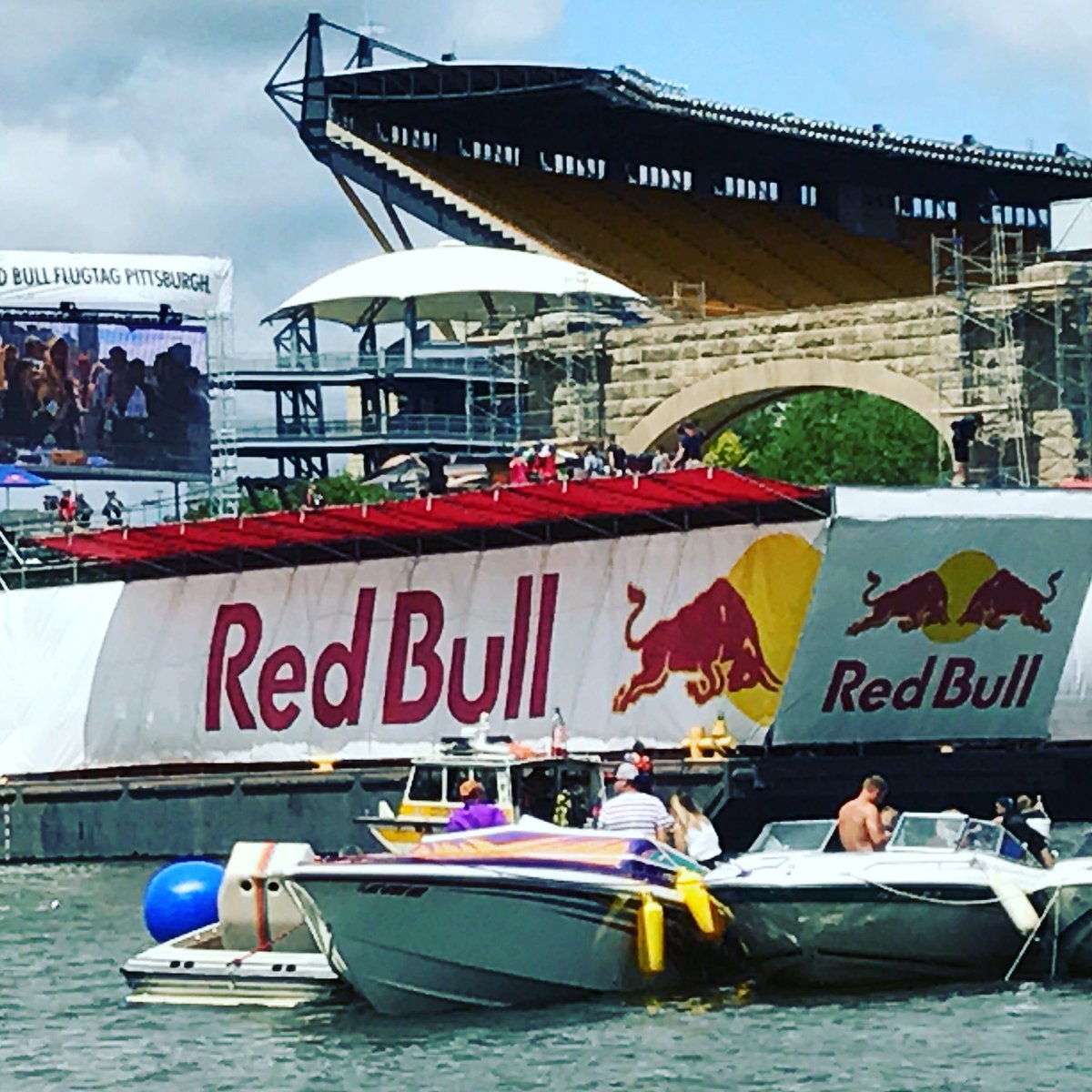 AMI #eventsignage on display this weekend for Red Bull #flugtag in #Pittsburgh!