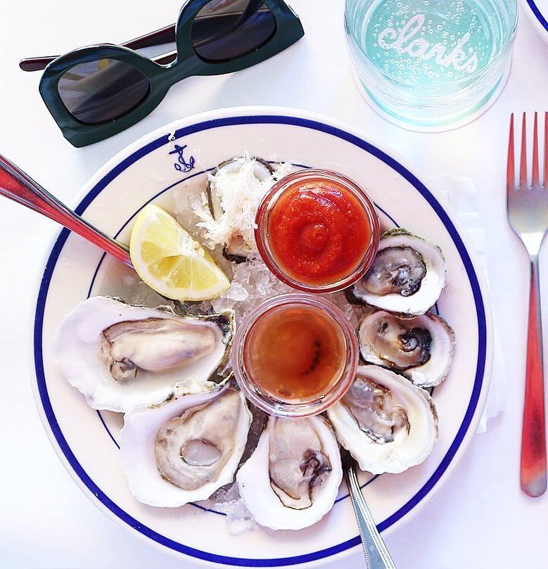 Who's knows if #nationaloysterday is real thing, but we'll celebrate it all the same 😛 #512bites ift.tt/2vC5dGx