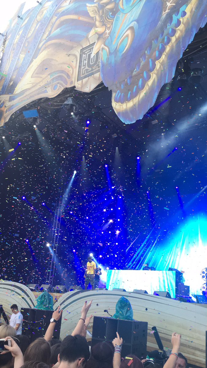 Boti_Ari's tweet image. @TinieTempah maaaaaaan you were #EPIC #untoldmagic @UntoldFestival