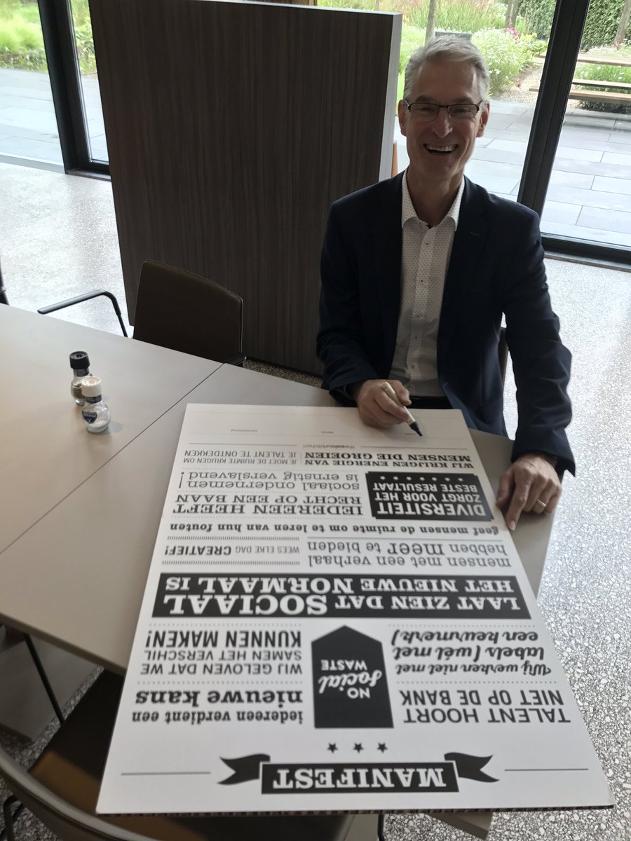 RowenaRonde's tweet photo. Met veel enthousiasme het manifest getekend.@adrigeerts @rabodommelstr https://t.co/WKhxdaOrzq