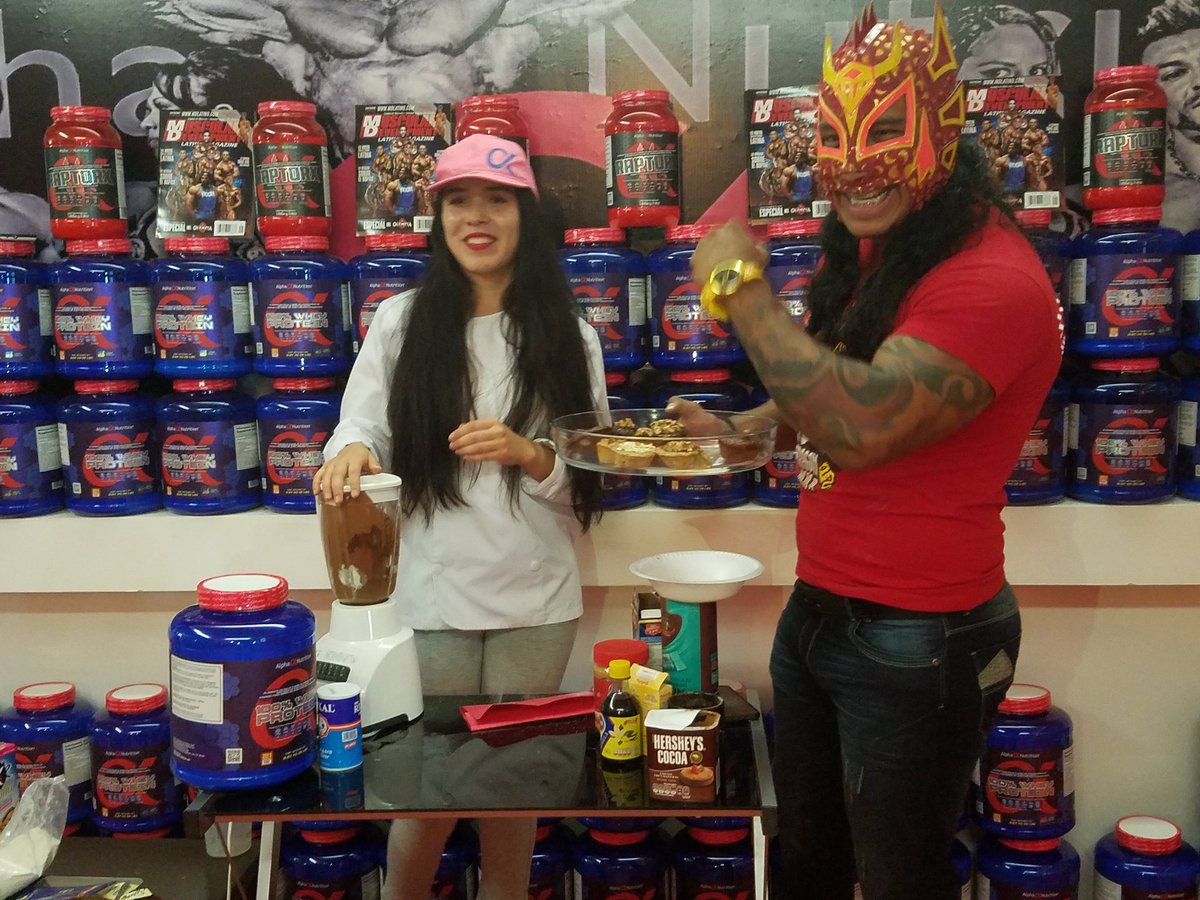 YoSoyDragon's tweet photo. #FelizSabado terminando de grabar vídeo de un postre nutritivo y delicioso MUFFIN para el mejor equipo de México #AlphaNutrition https://t.co/aiQOvGfaFo
