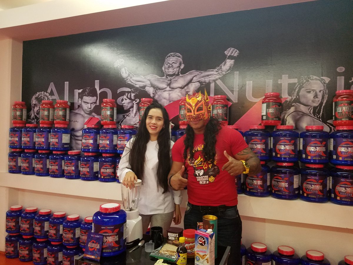 YoSoyDragon's tweet photo. #FelizSabado terminando de grabar vídeo de un postre nutritivo y delicioso MUFFIN para el mejor equipo de México #AlphaNutrition https://t.co/aiQOvGfaFo