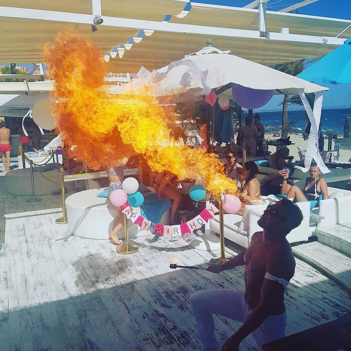 OceansBeachClub's tweet photo. Feeling the heat at Oceans #poolparty #magaluf #mallorca #majorca https://t.co/U0pn8zzsBR