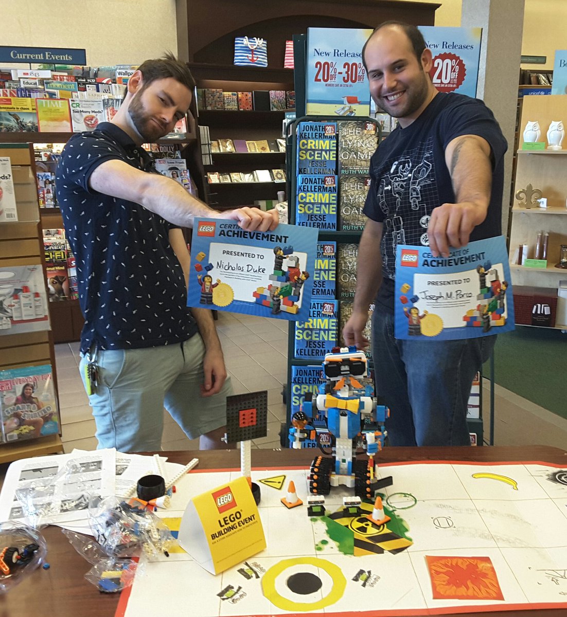 BNNanuet's tweet photo. #LEGO fun at #BNNanuet! Thanks @nickdukemedia &amp; @thejoeporcoshow for helping us! #BNBuzz #LEGOBoost #KeepBuilding #robotstuff @BNBuzz https://t.co/FppZXB1uAI