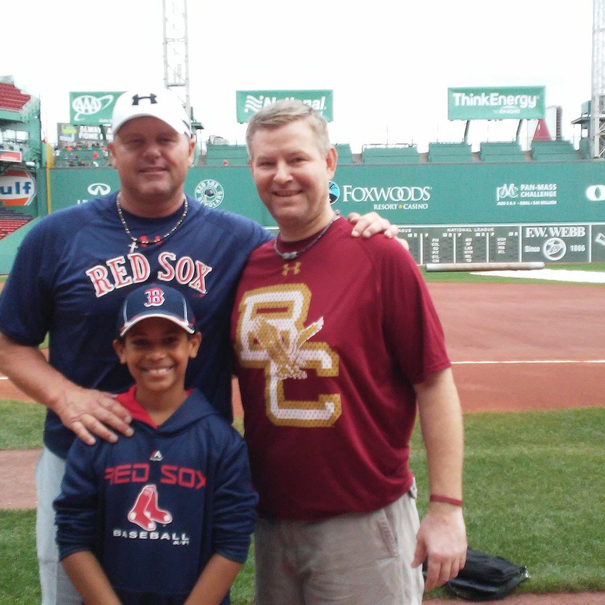 CClemensButts's tweet photo. Great morning.@fenwaypark ,son Christopher Clemens Butts meeting.@rogerclemens & watching him toss BP for charity. Thanks 🚀!
#CY7
#retire21 https://t.co/UjtT1Vcumc
