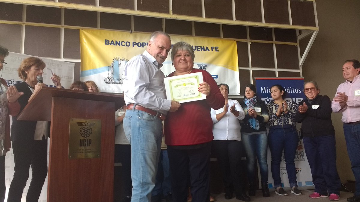 ucipmdp's tweet photo. Reconocimiento al trabajo que realizan las #promotoras del #BancoPopulardelaBuenaFe https://t.co/3dgm7UGuhf