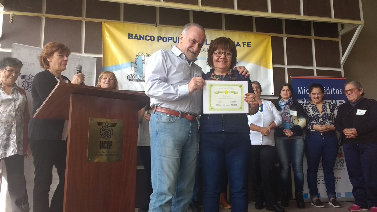 ucipmdp's tweet photo. Reconocimiento al trabajo que realizan las #promotoras del #BancoPopulardelaBuenaFe https://t.co/3dgm7UGuhf