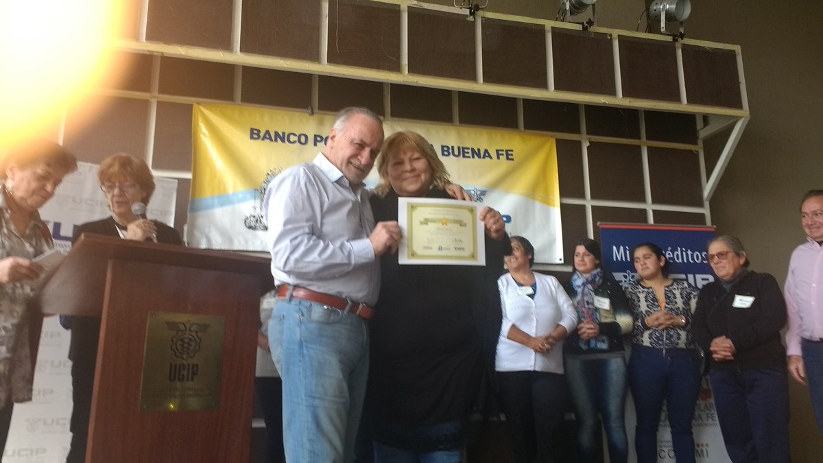 ucipmdp's tweet photo. Reconocimiento al trabajo que realizan las #promotoras del #BancoPopulardelaBuenaFe https://t.co/3dgm7UGuhf