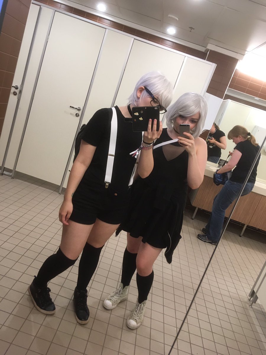 mochicos_'s tweet photo. Went to #assemblysummer2017 with @xtsunderedere 🖤 https://t.co/hs7Hh9AUQ9