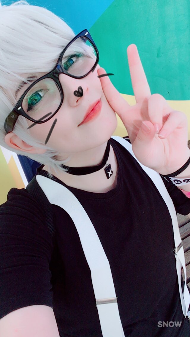 mochicos_'s tweet photo. Went to #assemblysummer2017 with @xtsunderedere 🖤 https://t.co/hs7Hh9AUQ9