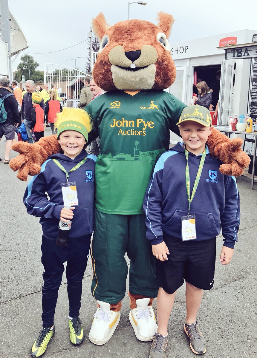 wigglystick's tweet photo. Now we've  seen Nuts, we are all ready to watch some brilliant cricket! #nuts #comeonnotts #Outlawed @TrentBridge https://t.co/kjD8pCl2mz