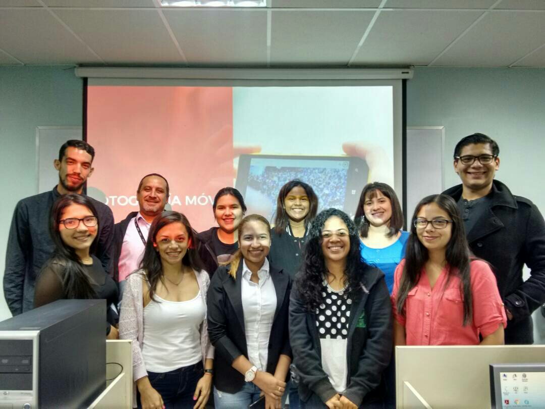 ClasesdeSM's tweet photo. La estética en la fotografía siempre debe estar presente  #UrbeCommunityManager #5ago https://t.co/YS6zDqm6nY