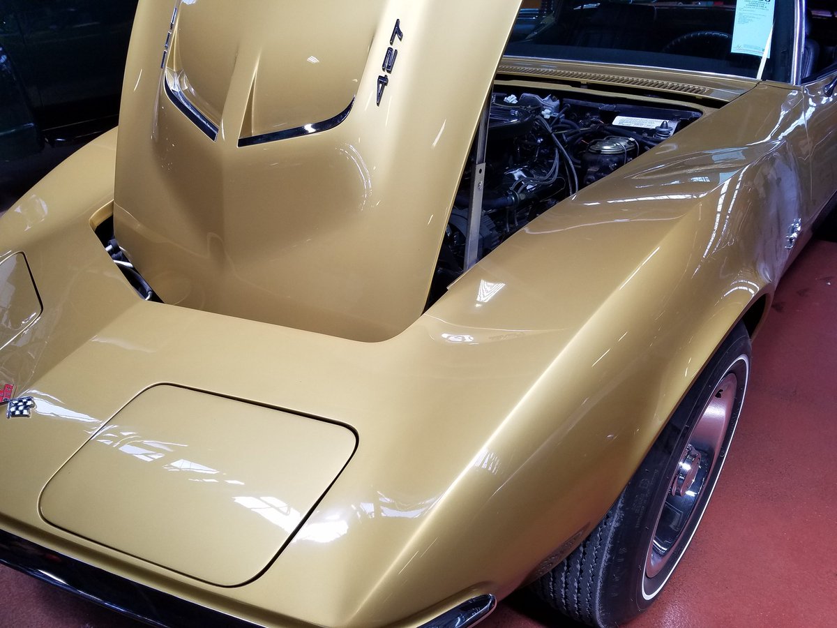 DeanVacX's tweet photo. 1968 #Corvette #convertible #427TriPower at #Mecum #Harrisburg #hbg #goldcars https://t.co/D0Igfkl9hO