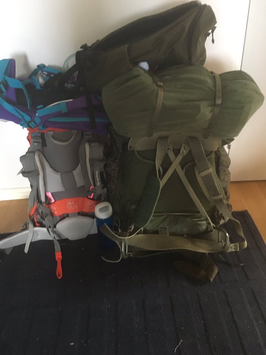 jespervarn's tweet photo. Två av fyra... #halvklart #packning #fjällvandring #FamiljenFriluft https://t.co/A3abzvvpyE