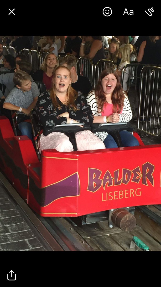 izagbg's tweet photo. Här åker jag och @emmafeltzing Balder 😀🎢 https://t.co/xtnuWhkMb1