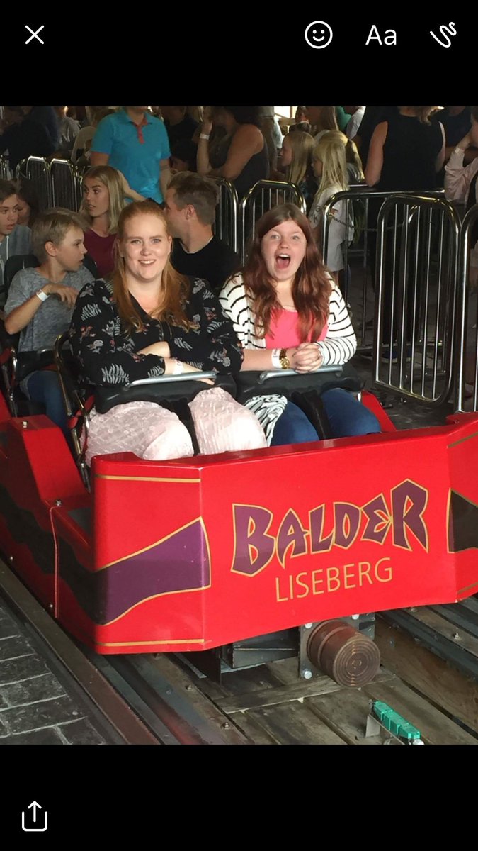 izagbg's tweet photo. Här åker jag och @emmafeltzing Balder 😀🎢 https://t.co/xtnuWhkMb1
