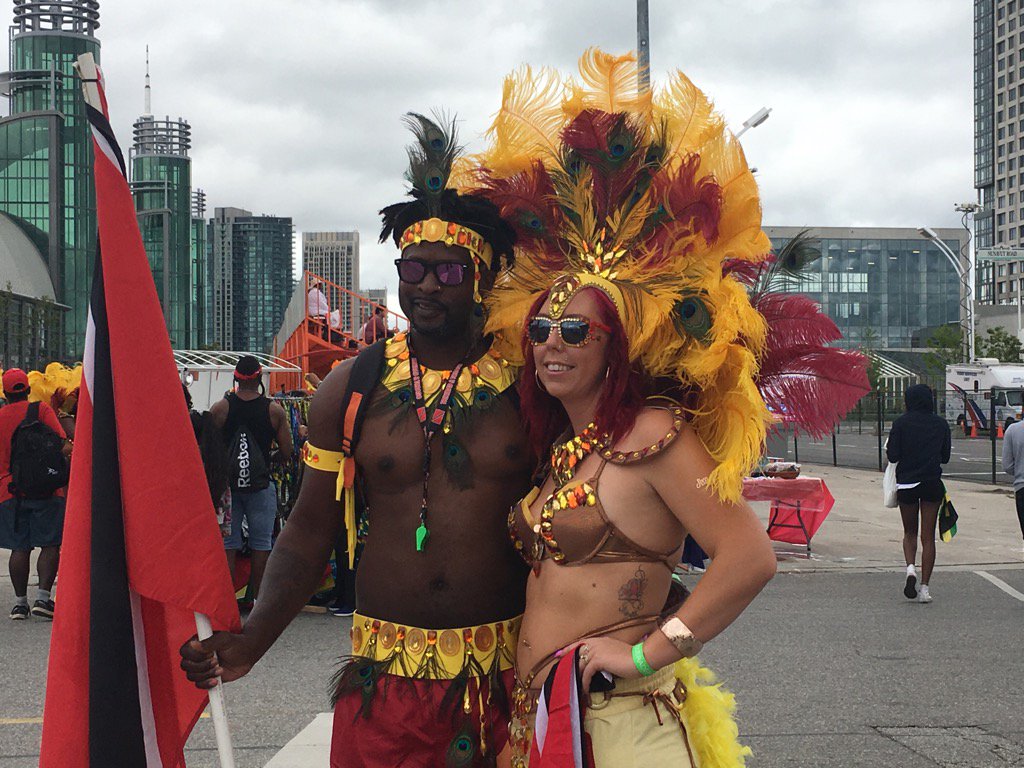 SCMirror's tweet photo. Down at @TorCarnival, where people #RespectDeMas enough to get up early! #andinthecold #Toronto https://t.co/n3MLeEzAAZ