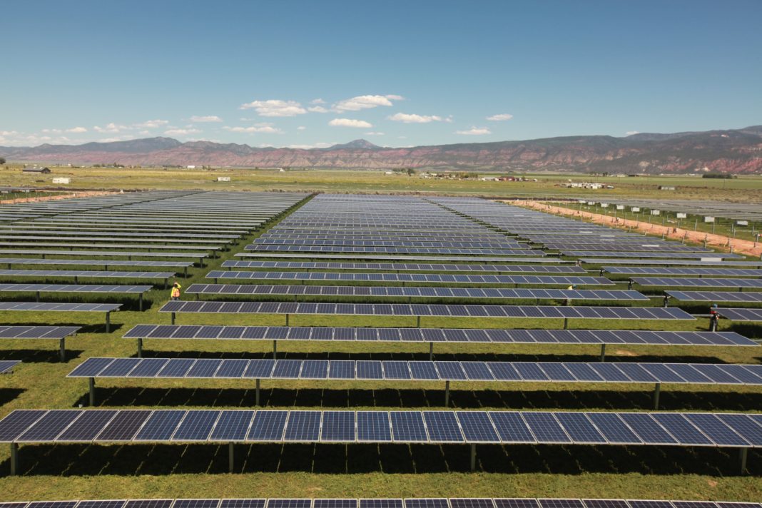 Per_Energia's tweet photo. La italiana Enertronica suministrará 200 MW de equipos para dos proyectos fotovoltaicos en España https://t.co/We59Wc0JzP https://t.co/oWeHUb0kNW