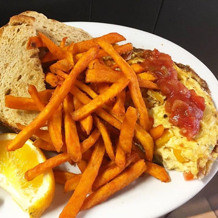 AngiesWaterloo1's tweet photo. Angie's Spanish Omelette #WeDeliver https://t.co/egic8kbvXW #uptownwaterloo #foodiewaterloo #breakfastallday #breakfastlovers #waterlooreg… https://t.co/jTNtDbBjLx