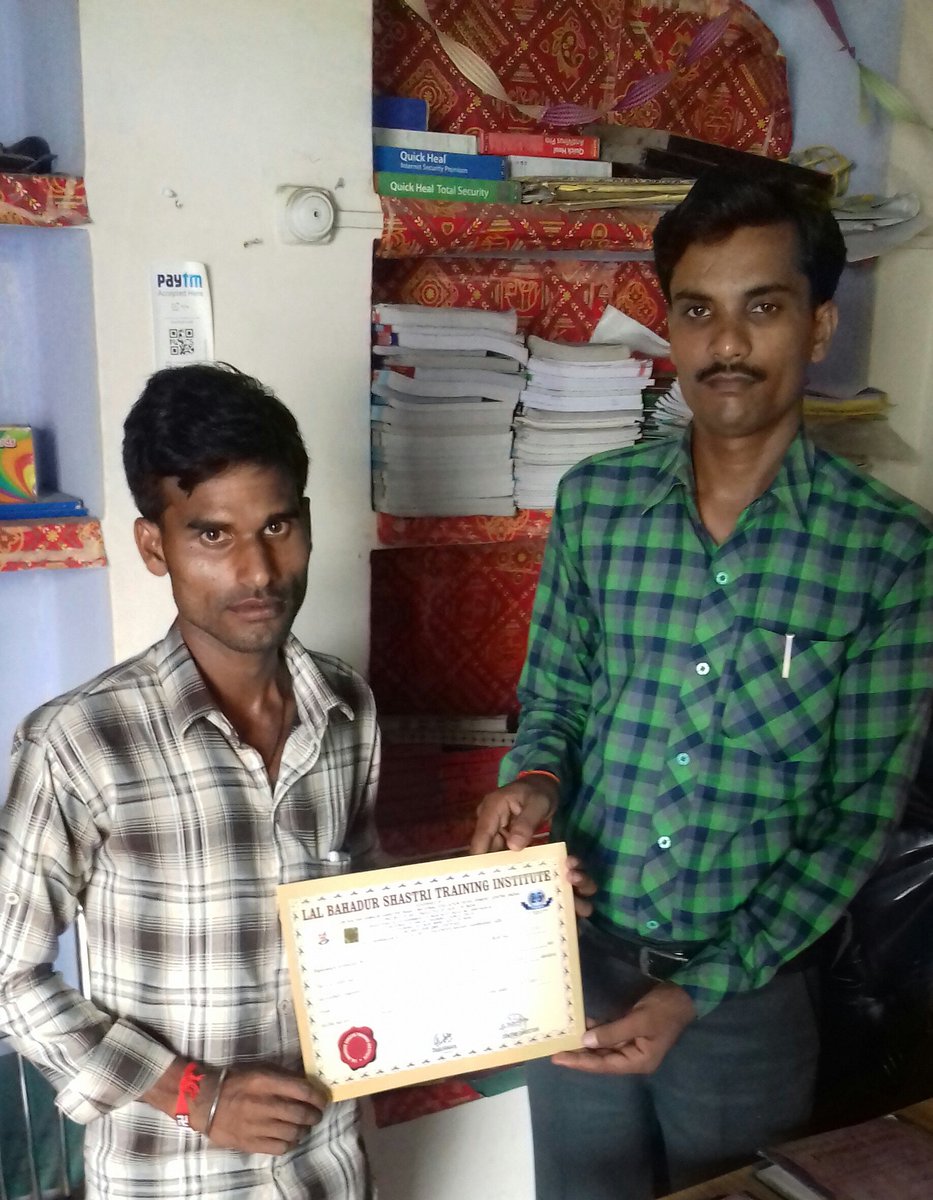 deepakmauryalbs's tweet photo. #lbsti
Gautam Kumar Successfully Completed Computer Course DIT(Diploma in Information Technology) from LBSTI SITAPUR https://t.co/lSdcA3vnrk