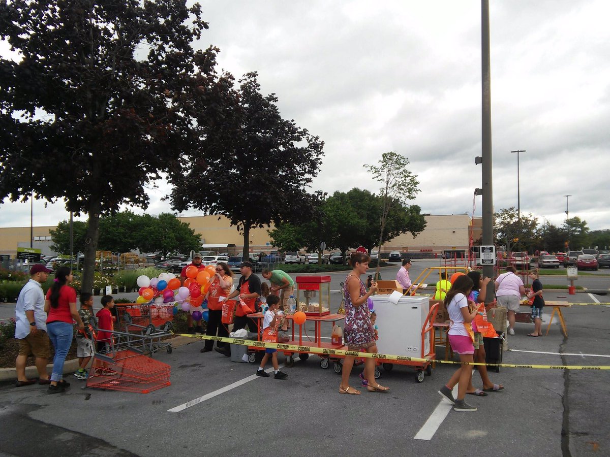 Popcorn and Popsicles for the kiddos at #2567 Kids WorkShop! #20thAnniversary