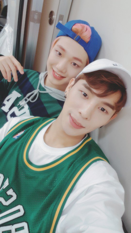 FS7_official's tweet photo. [#케이] 더위 먹지말��� 내 하트 먹어라!!!!!!!😁😍😘 오늘도 고마워요~잘자요 하나😊 https://t.co/c4hOCEGV08