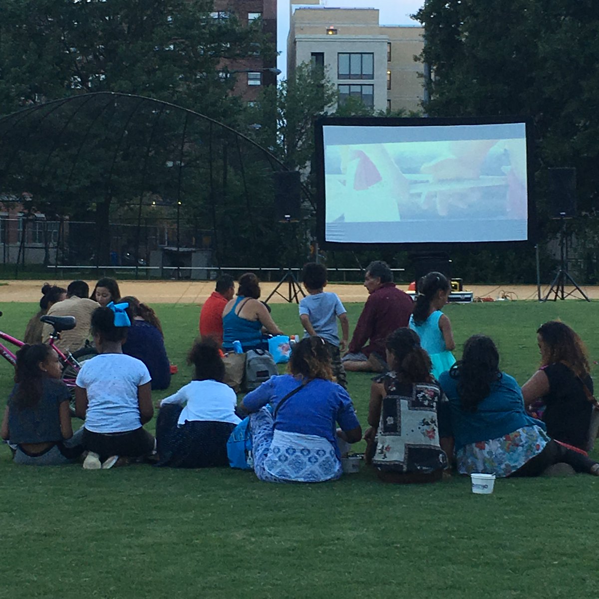 CreateChurch_DC's tweet photo. We had such a great time at #CreateNights yesterday! Make sure to join us again next week! https://t.co/L87iRXTrIk