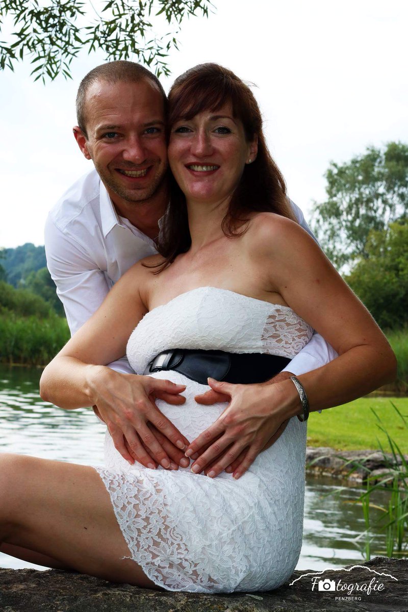 FotoPenzberg's tweet photo. Babybauch Shooting 😁 ...hat noch wer Lust dazu? #schwanger #dickbauch #baby #babybauch #oberland #penzberg https://t.co/KAPMWP9Z8W