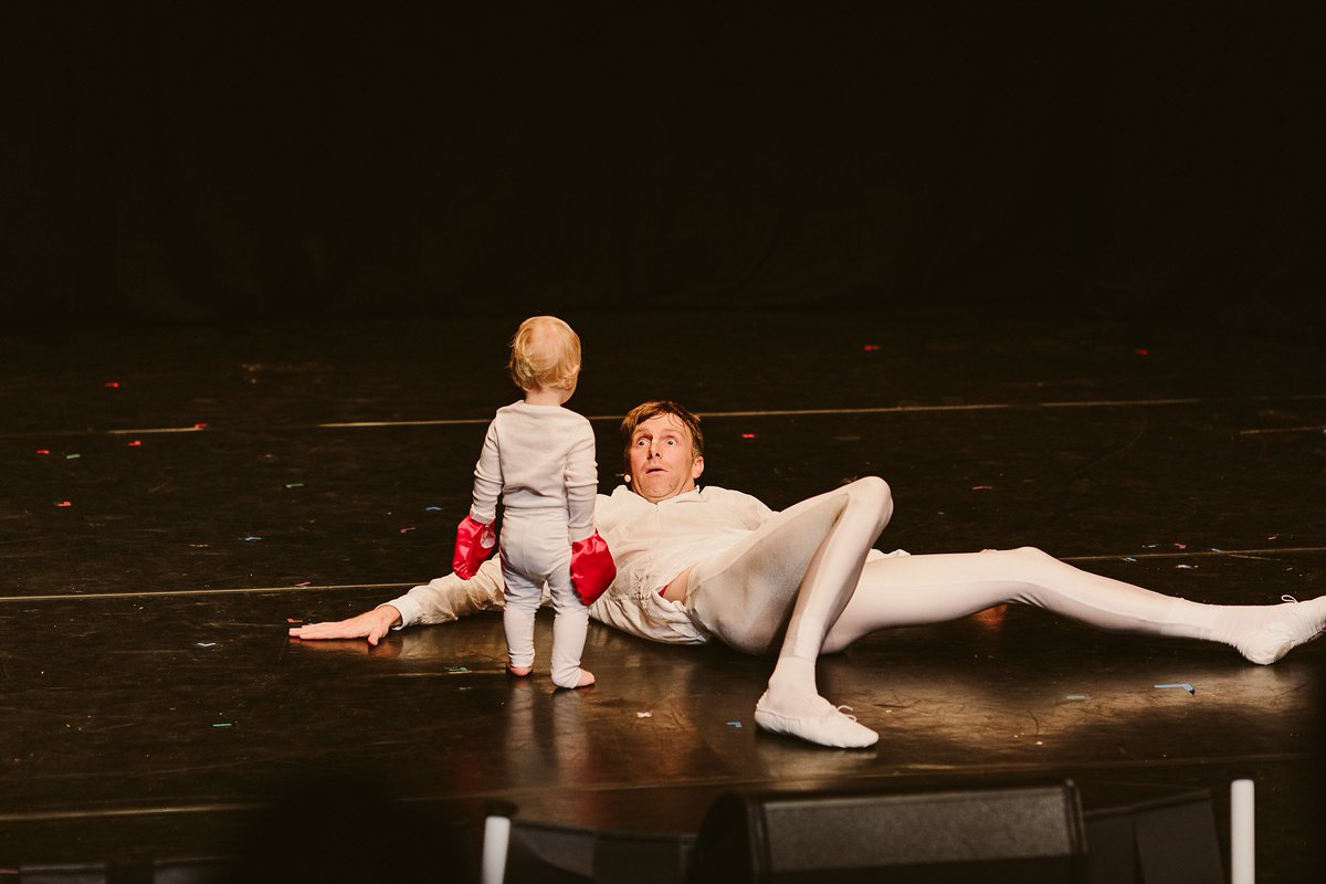 Round 3 of Trygve vs a Baby #dingdingding <a href="/edfringe/">Edinburgh Festival Fringe</a> 15:00 <a href="/AssemblyRoxy/">Assembly Roxy</a> How could you miss this!  #edfringe