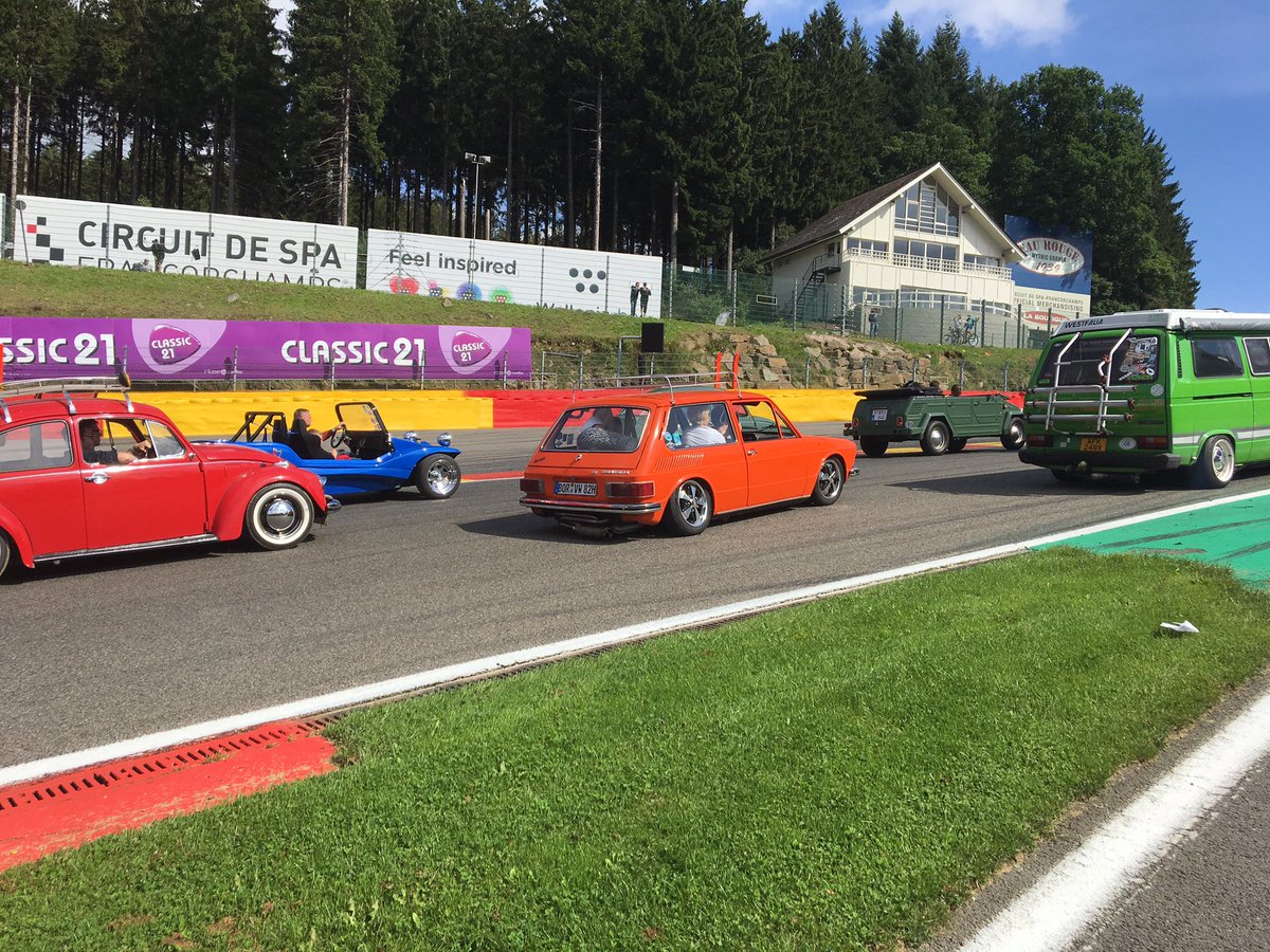 circuitspa's tweet photo. Parade #Bugshow #vw #cox https://t.co/0RAWRd6GYc