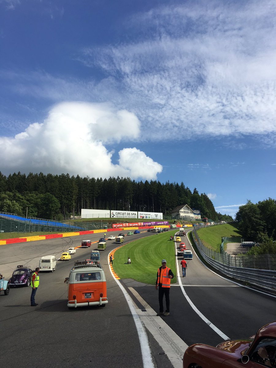 circuitspa's tweet photo. Parade #Bugshow #vw #cox https://t.co/0RAWRd6GYc