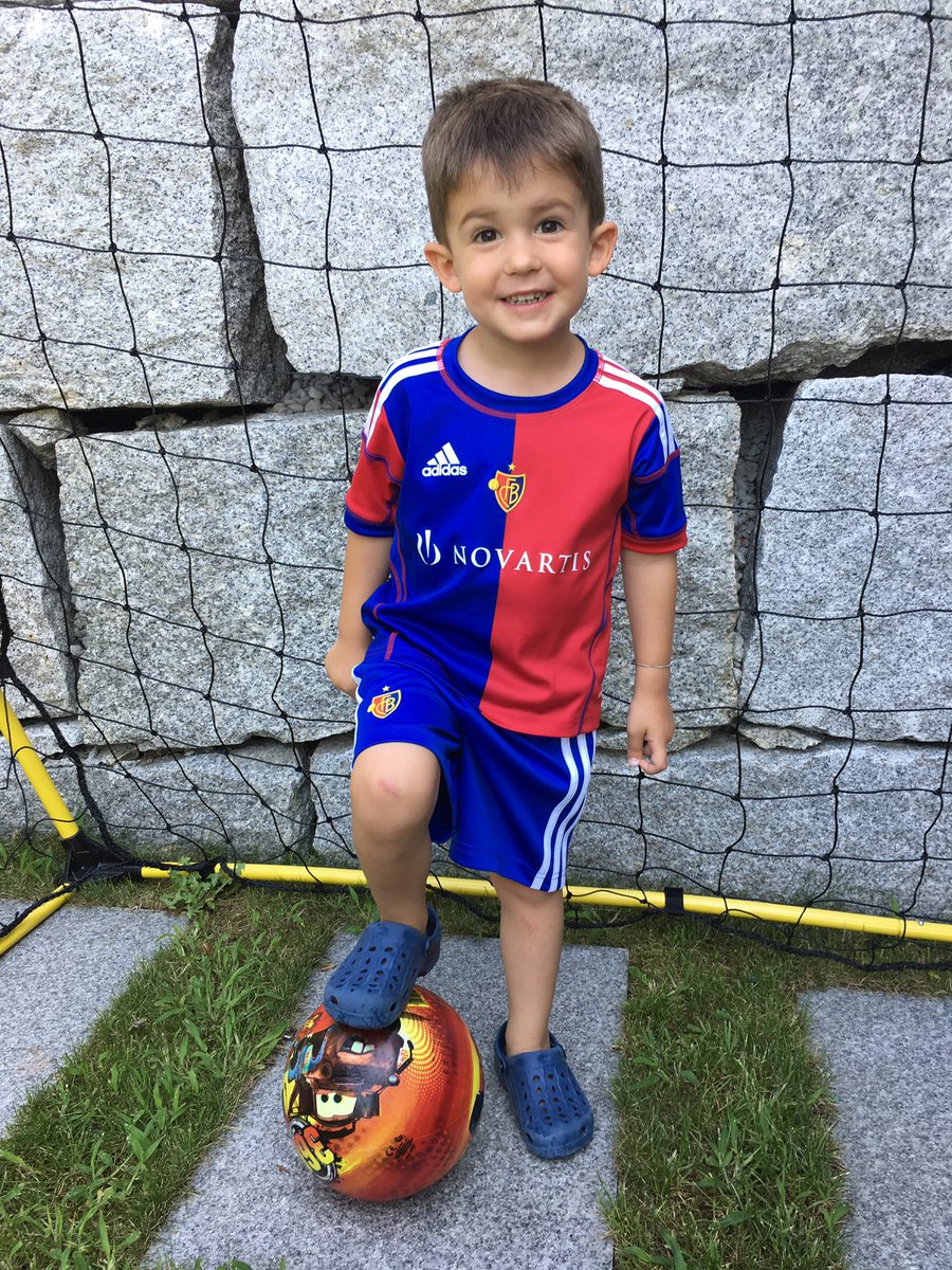 steffLaeng's tweet photo. #deeinzigwarijanis #nachwuchshoffnig #fcbvirus #FCBasel1893 #fcbole https://t.co/F3i1xiDXap