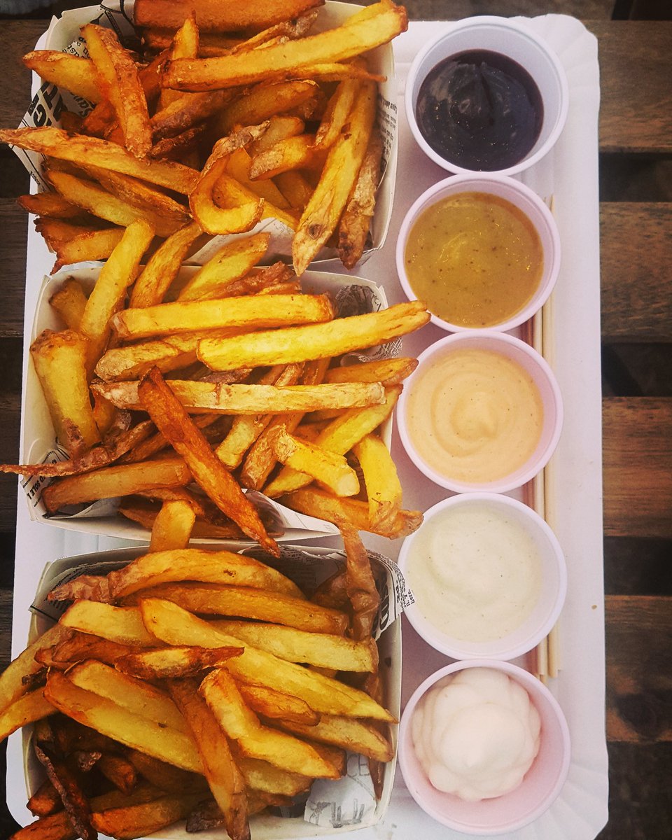 Our french fries and sauces #lauferstreetfood #laufer #frenchfries #burger #foodtruck #streetfood #gastronomia #eat #food