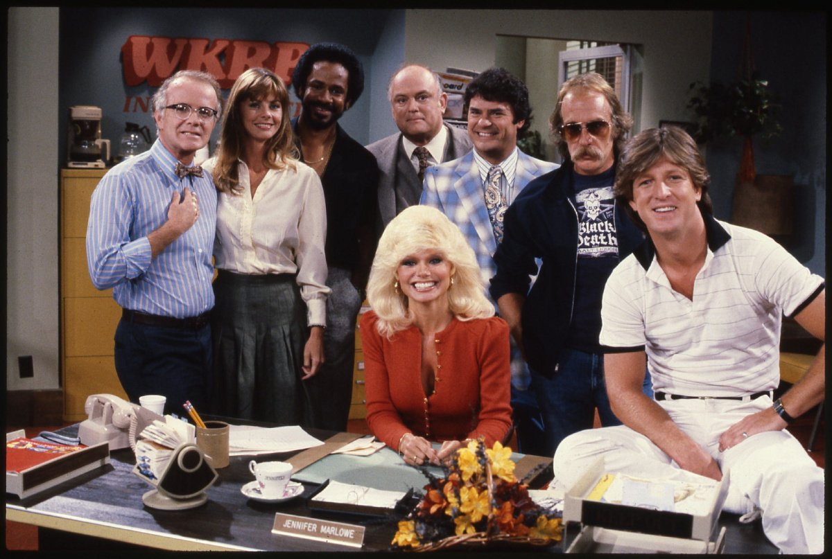 Happy Birthday to Loni Anderson(middle, red dress), who turns 72 today! 