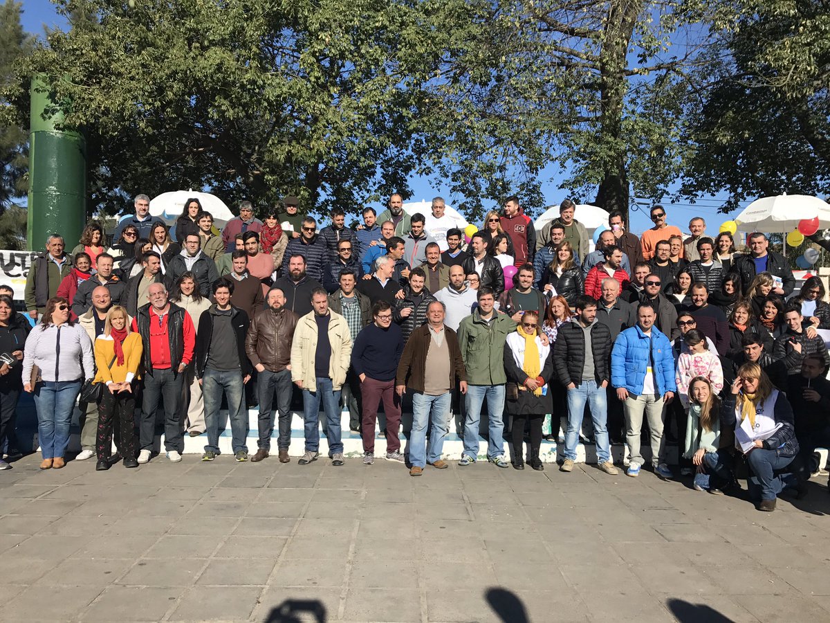 DaroGil's tweet photo. El equipo de Jefatura de Gabinete presente en Ituzaingó @GabrielFPozzuto @GribaudoC y Mario Quintana #CambiandoJuntos https://t.co/GVDdaq2S5s