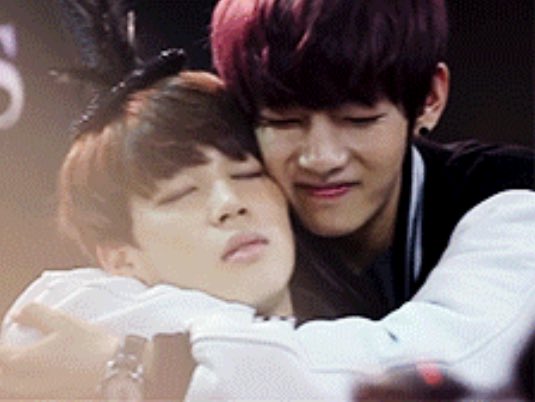 zobooval's tweet photo. #jensoo and #vmin so soft like #valna I can't 😭😭😭😭😭 https://t.co/ndtx13C6pG