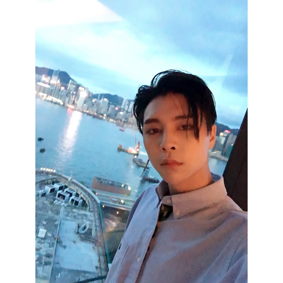 NCTsmtown's tweet photo. 🤗 #NCT @ SMTOWN SPECIAL STAGE in HONGKONG! 더 많은 사진🤳을 https://t.co/ds1UfiTNfS 에서 확인하세요! https://t.co/HZ4DYAT3u6