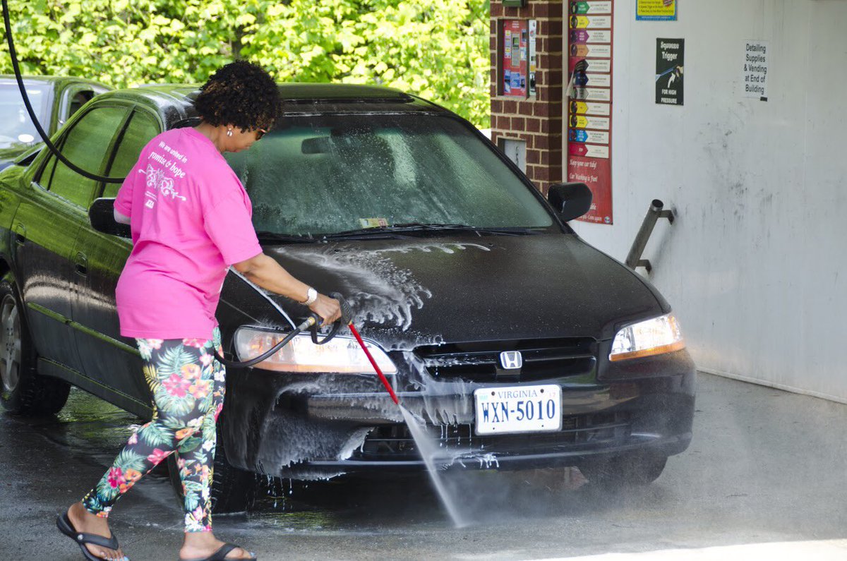 splashndashrva's tweet photo. This Saturday is off to a great start. #coinwash 🙌
#rva #richmondva #carwash #cleancar #gettingstuffdone #saturday https://t.co/jkHp75YXGV