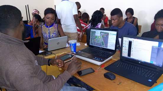 OSMCI's tweet photo. Une quarantaine d'etudiant de l'université de #Bouaké sont formés a #OSM et #SIG Libre.
#Map4CIV #CIV #OpenStreetMap https://t.co/qsRL9niuut