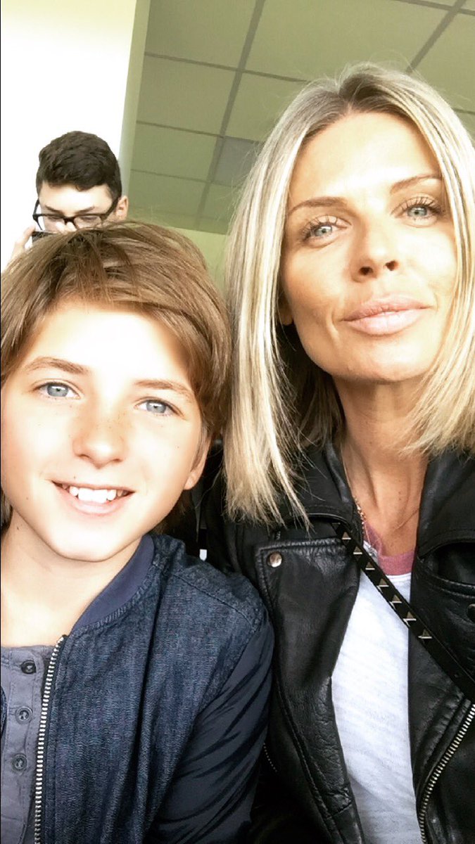 1OliverBell's tweet photo. Happy to be at my second blades game  watching my cousin Jacob Priestnall ball boy @SUFC_tweets @sufc https://t.co/2uM2uDvemB