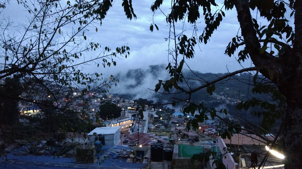 kalasal's tweet image. எங்கெங்கோ கால்கள் செல்லும் பாதையில் போகின்றேன்.....