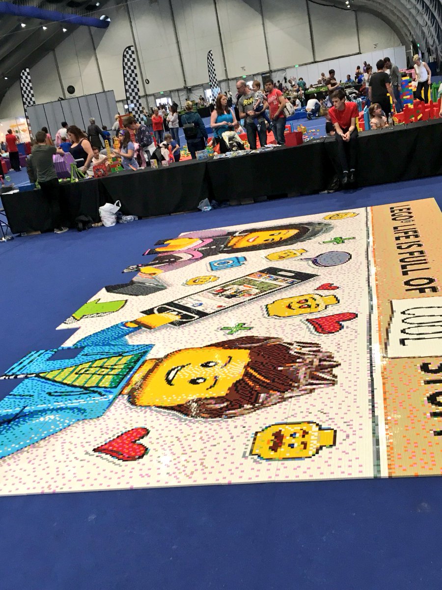 carolfitzsimons's tweet photo. Doing our bit for the #llmosaic @fairybricks @legoshow https://t.co/NClpkwIAtW