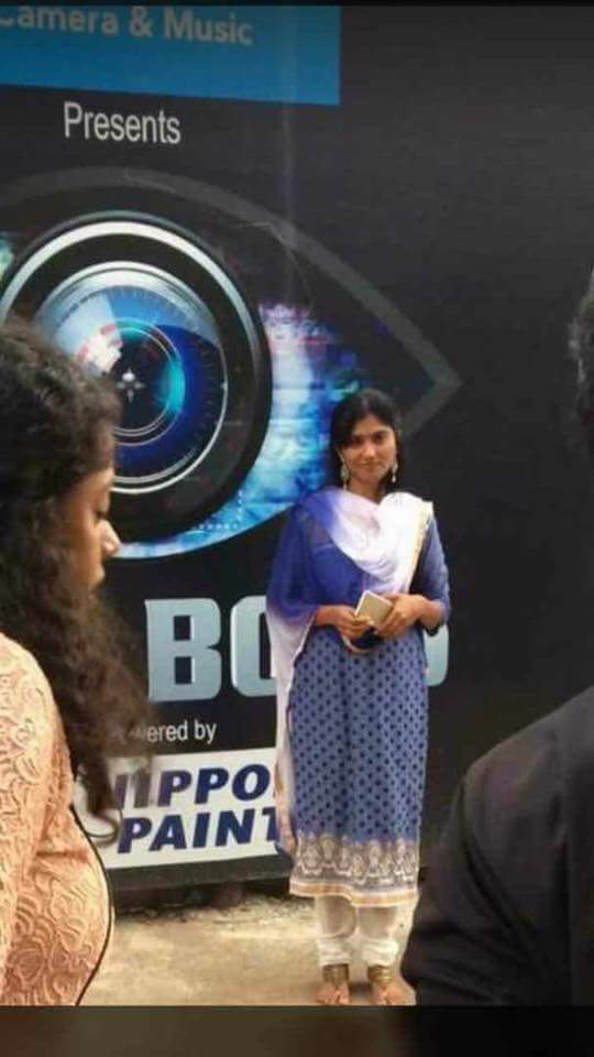 vigneshloveall's tweet photo. Julie poita :D #BiggBossTamil #julie #JulieArmy https://t.co/2172C94jN6