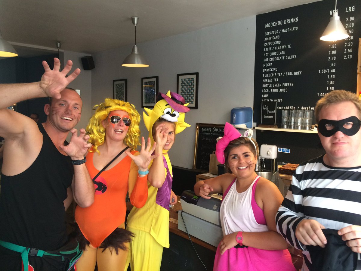 Tommy2L's tweet photo. @Cheltenhamrugby #cheltopoly2 #tigers #moochoo @cafemoochoo https://t.co/kuZgeikopF