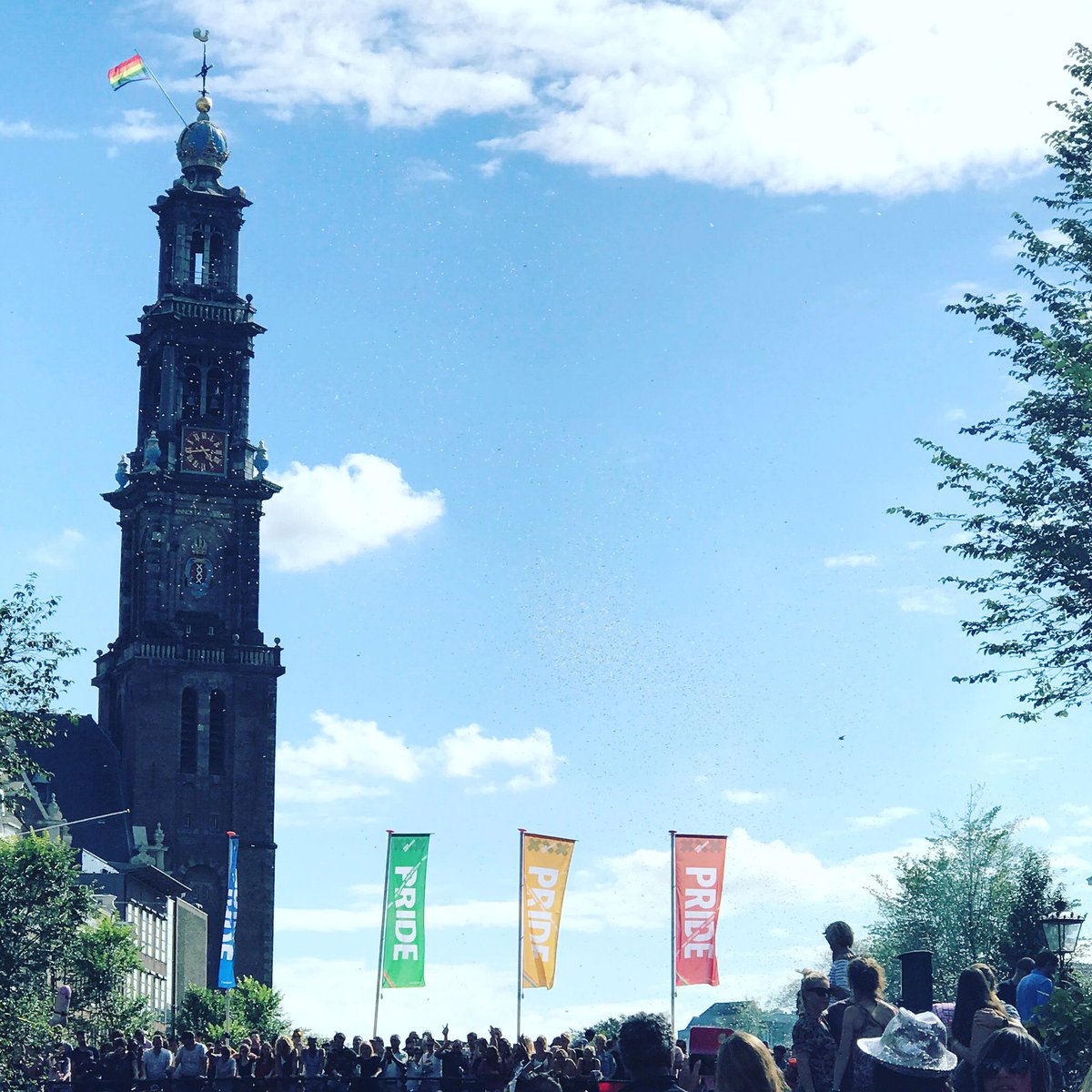 tessath's tweet photo. #gaypride2017 #canalparade #amsterdam https://t.co/Njz1nSaIWK