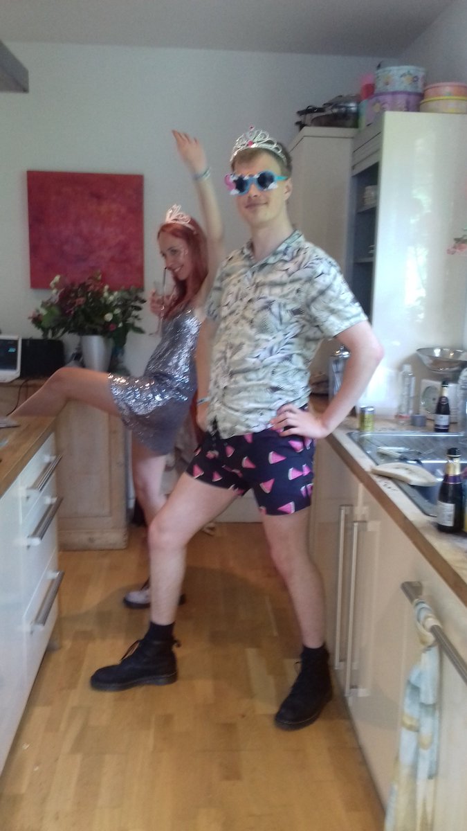 DarrochBrown's tweet photo. Ready to put the pride back in KappaPride #BrightonPride2017 #thiccboi #melonsout https://t.co/Ko1zuktd72