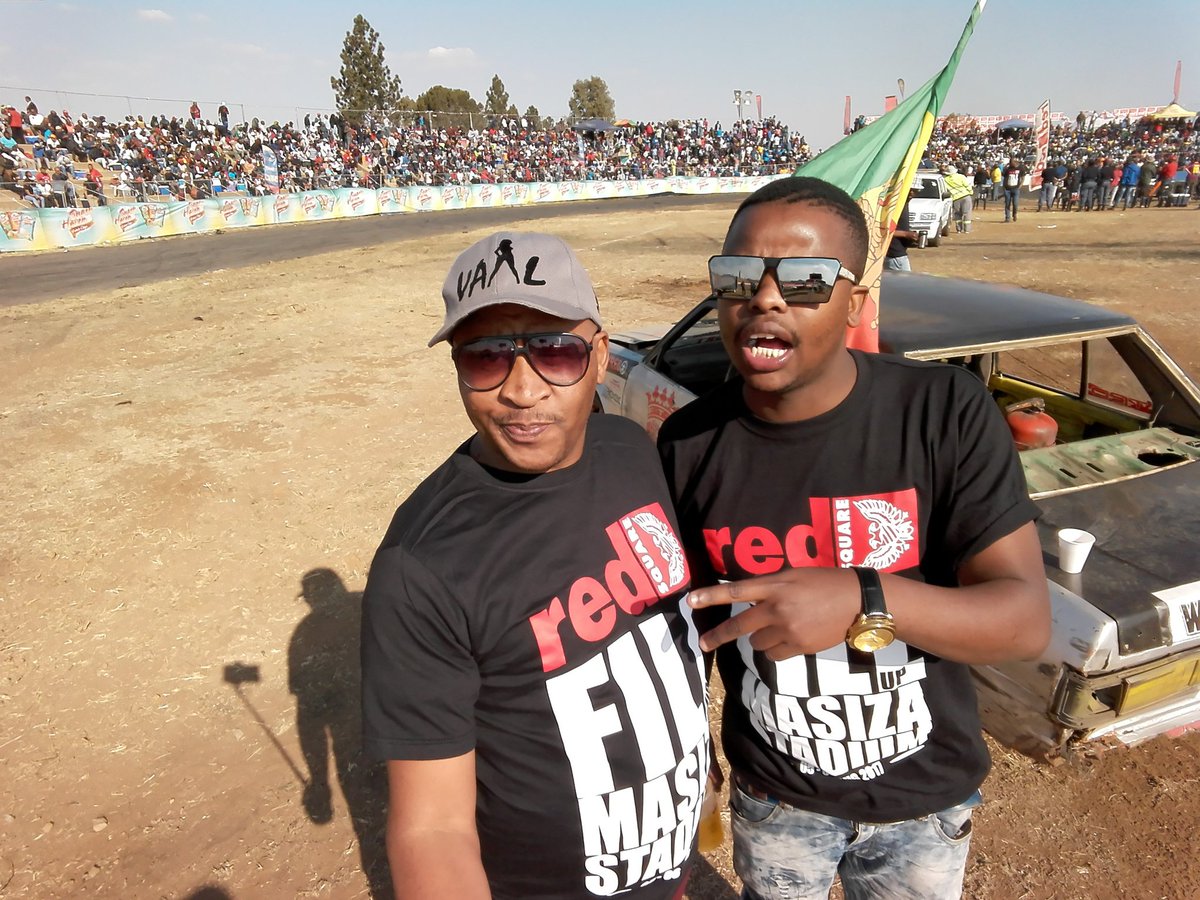 mochachofounda's tweet photo. 👊👊👊 @Happykhumalo54  #3rdSedibengSpringFestival #2Sep2017 #Matlapeng https://t.co/2TbsVWWwaq