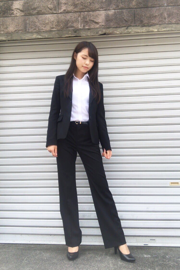 梅村 遥奈 こんばんは 今日はあまり着ることがない スーツを着たので 写真を撮りました アンフェアの篠原涼子さんみたいな かっこいい大人になりたいなぁ 刑事ドラマが好き 影響受けすぎてポーズがへん 梅村 遥奈 こんばんは 今日はあまり着ることがない スーツを着たので 写真を撮りました アンフェアの篠原涼子さんみたいな かっこいい大人になりたいなぁ 刑事ドラマが好き 影響受けすぎてポーズがへん