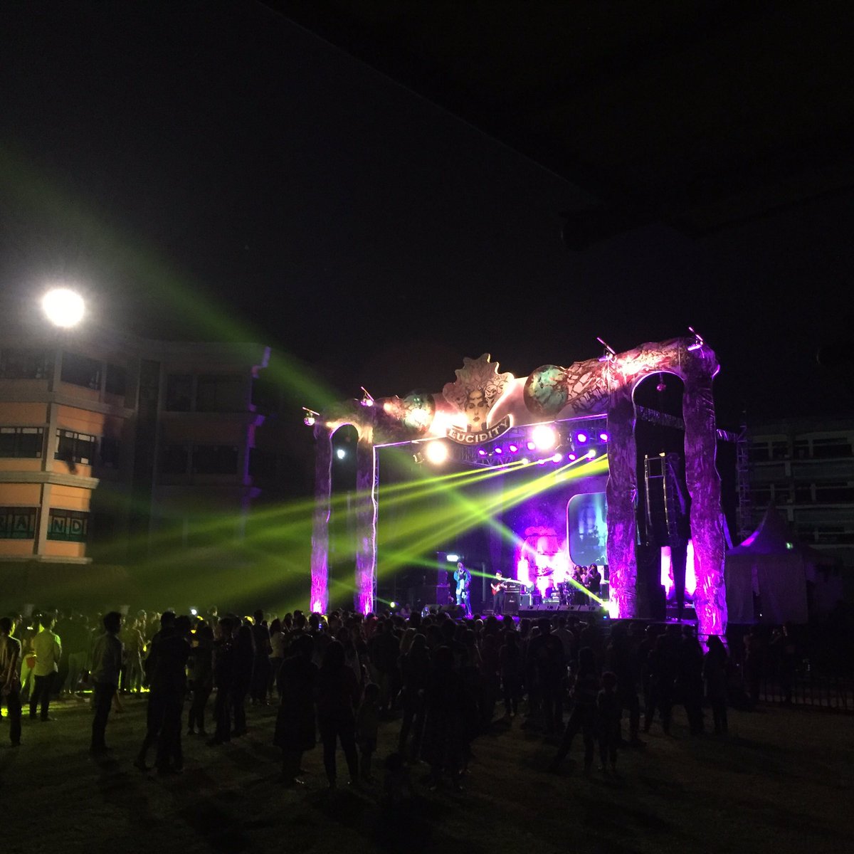 Tidak terasa sekarang giliran Teza Sumendra guyss