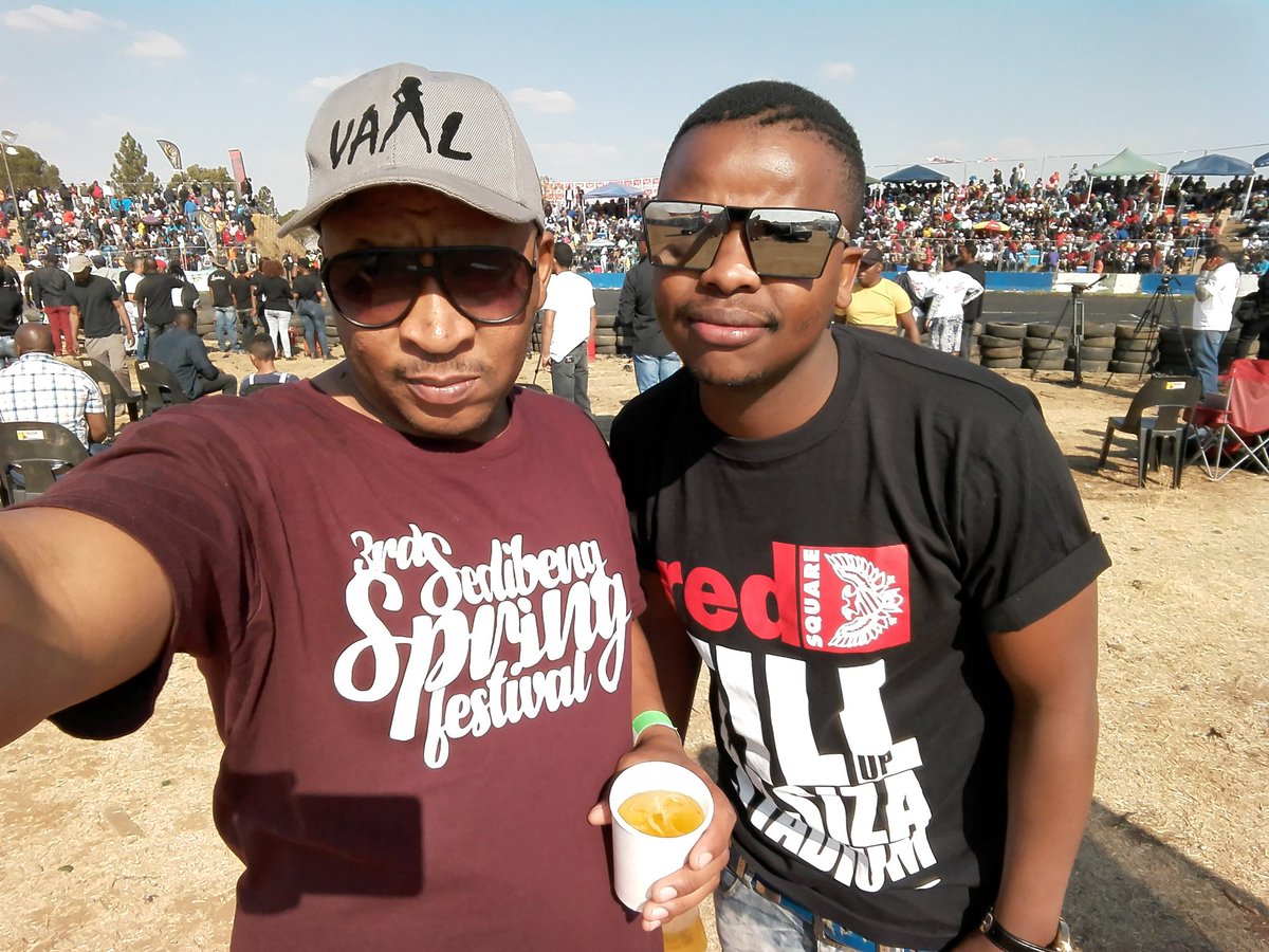 mochachofounda's tweet photo. 👊👊👊 @Happykhumalo54  #3rdSedibengSpringFestival #2Sep2017 #Matlapeng https://t.co/2TbsVWWwaq